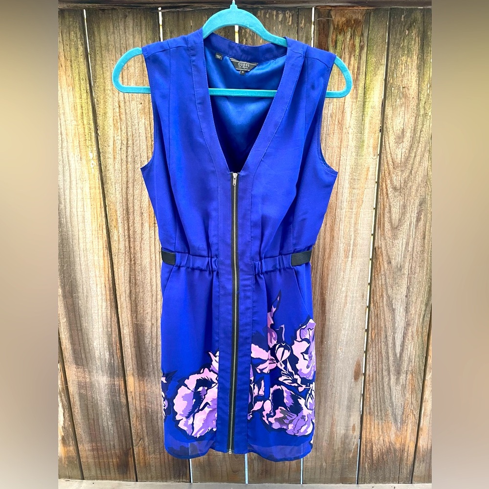 Guess Purple/ blue floral zip up dress- size small. Worn once